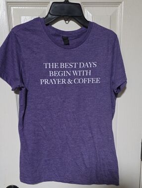 Heather Purple Crewneck Graphic Tee. Ptp 19 + Length 23+
